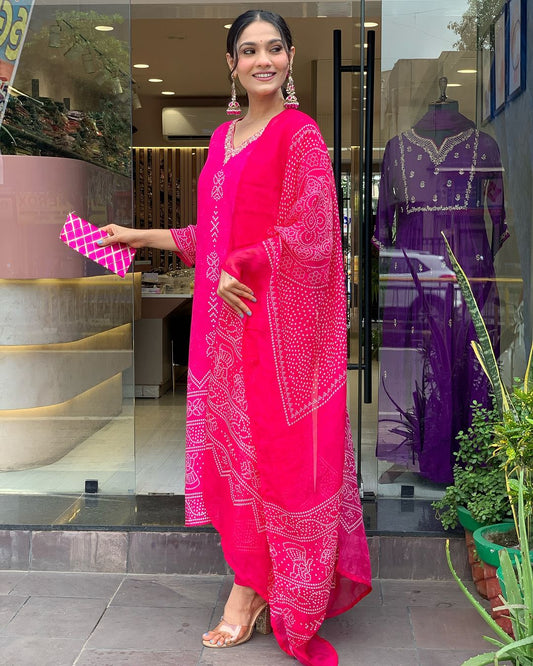 Beautiful Pink French Crepe Fabric Kurtis Pant Set